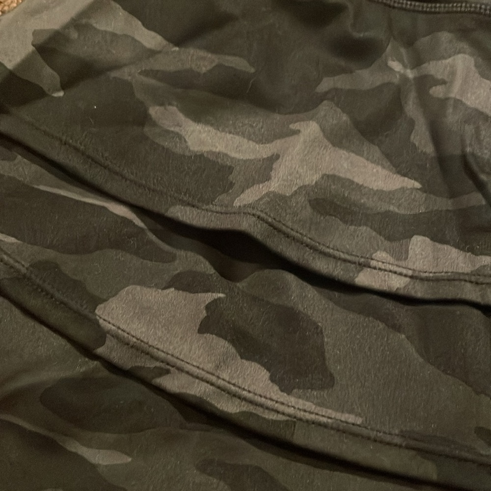 Athleta Girl camo skort in black/gray - size L (12). - Picture 2 of 6